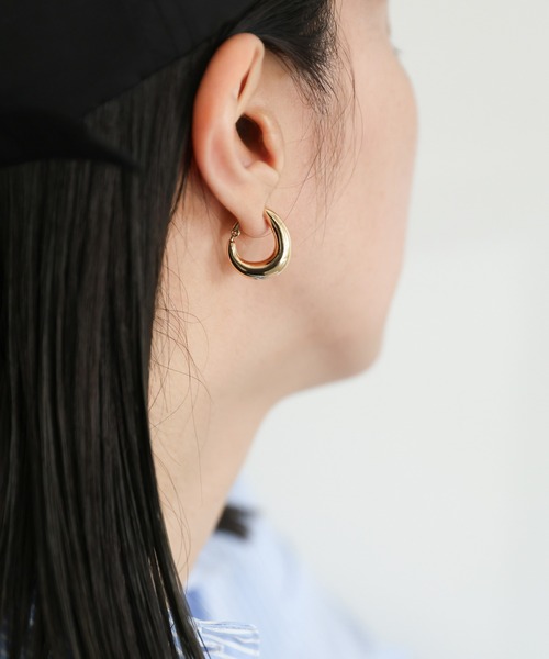 select MOCA（セレクトモカ）の「カーブラインメタルイヤリング（イヤリング・レディース・ゴールド/シルバー・FREE）」の9枚目の写真