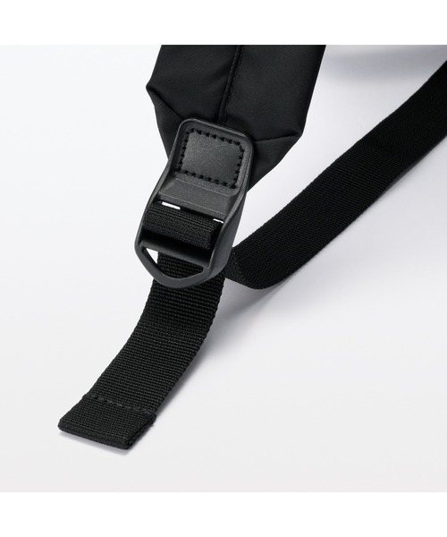 無印良品（ムジルシリョウヒン）の「肩の負担を軽くする　撥水ナイロンビジネスリュックサック（バックパック/リュック・レディース・ブラック・FREE）」の8枚目の写真