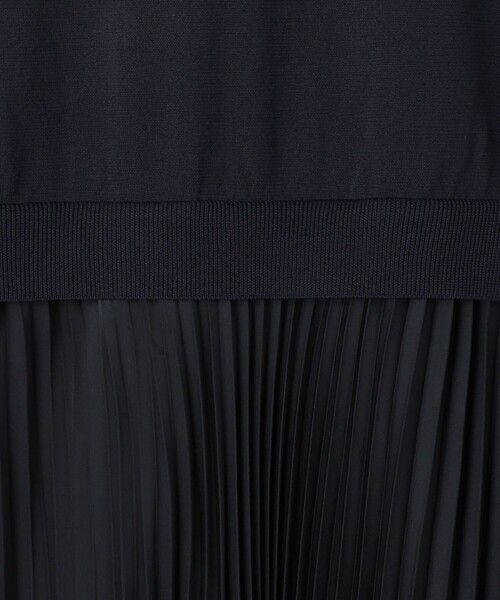 UNITED ARROWS（ユナイテッドアローズ）の「コンビ プリーツ ワンピース（ワンピース・レディース・ネイビー/ダークグレー・FREE）」の11枚目の写真