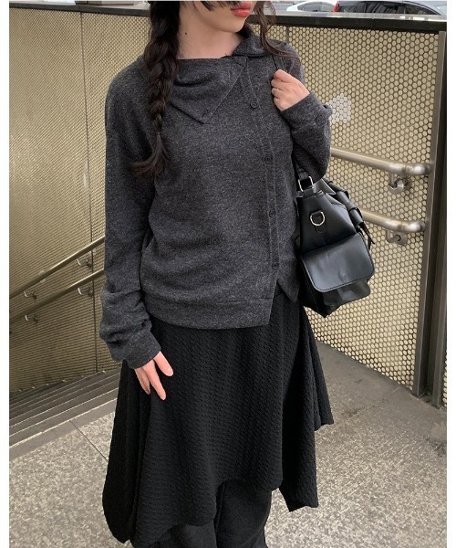 anyonemore（エニワンモア）の「エンボスクエアレイヤードミディスカート（スカート・レディース・ブラック・FREE）」の6枚目の写真