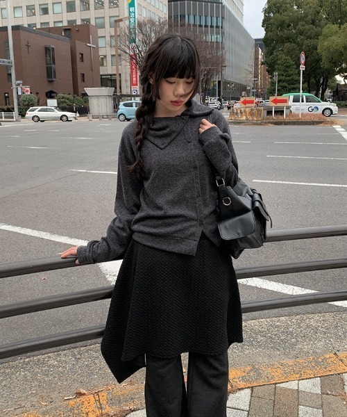 anyonemore（エニワンモア）の「エンボスクエアレイヤードミディスカート（スカート・レディース・ブラック・FREE）」の7枚目の写真