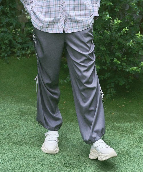 F i.n.t（フィント）の「ドロストリボントラックパンツ/fint　フィント（その他パンツ・レディース・グレー/ネイビー・FREE）」の3枚目の写真