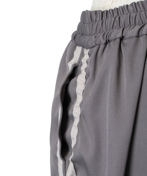 F i.n.t（フィント）の「ドロストリボントラックパンツ/fint　フィント（その他パンツ・レディース・グレー/ネイビー・FREE）」の17枚目の写真