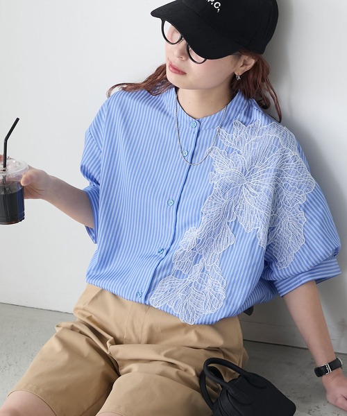 BONLECILL（ボンルシール）の「フラワーレースボリュームスリーブバンドカラーシャツ（シャツ/ブラウス・レディース・ブルー/オフホワイト/ライトグレー/ネイビー/グレー/ネイビー系1/チャコールグレー・FREE）」の9枚目の写真