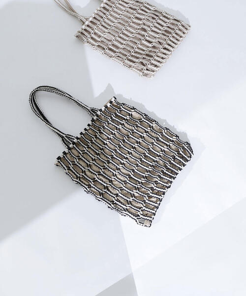 NATURAL BEAUTY BASIC（ナチュラルビューティーベーシック）の「◇【Oggi掲載】バイカラーマクラメトートバッグ（トートバッグ・レディース・ブラック/ベージュ/ラベンダー・ﾌﾘ-）」の4枚目の写真
