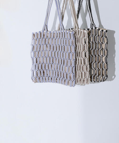NATURAL BEAUTY BASIC（ナチュラルビューティーベーシック）の「◇【Oggi掲載】バイカラーマクラメトートバッグ（トートバッグ・レディース・ブラック/ベージュ/ラベンダー・ﾌﾘ-）」の6枚目の写真