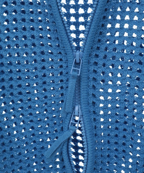 SOFFITTO（ソフィット）の「ジップ付きメッシュ編みニットカーディガン（カーディガン/ボレロ・レディース・オフホワイト/ブルー/ブラック・FREE）」の6枚目の写真