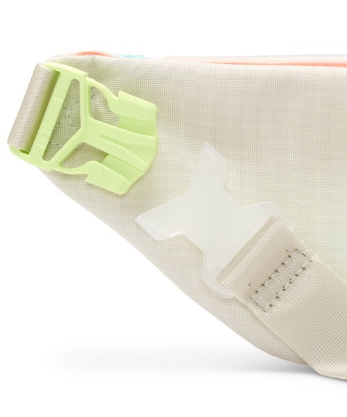 NIKE(ナイキ)の「NIKE NK HERITAGE S WSTPCK - JELLY / ナイキ ヘリテージ S WSTPCK - JELLY 【SP】(ボディバッグ/ウエストポーチ・メンズ・マルチ/パープル/ブルー・ONE SIZE)」の11枚目の写真