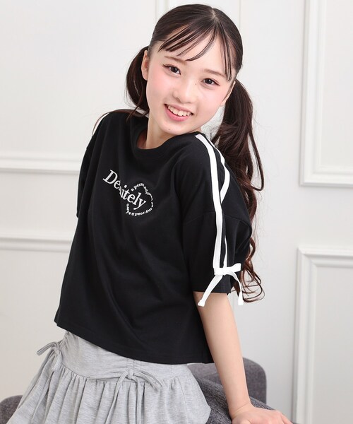 PINK-latte（ピンクラテ）の「袖ラインリボンTシャツ（Tシャツ/カットソー・キッズ・ライトパープル/オフホワイト/ブラック・16/15 /14/13）」の7枚目の写真