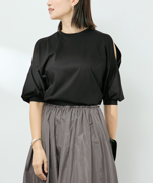 VERMEIL par iena（ヴェルメイユパーイエナ）の「ショールスリットカットソー（Tシャツ/カットソー・レディース・ホワイト/ブラック/チャコールグレー・FREE）」の4枚目の写真
