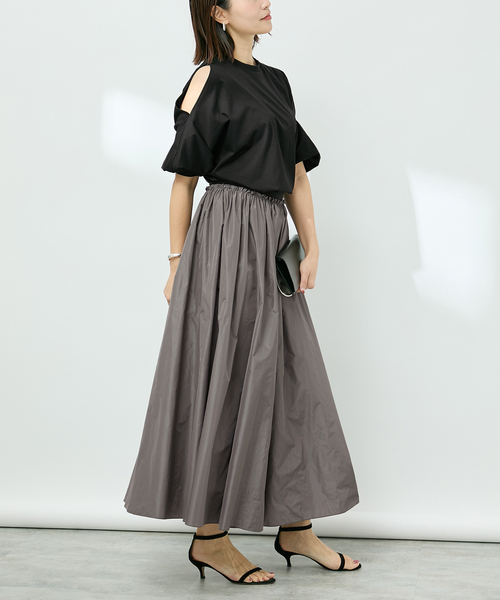 VERMEIL par iena（ヴェルメイユパーイエナ）の「ショールスリットカットソー（Tシャツ/カットソー・レディース・ホワイト/ブラック/チャコールグレー・FREE）」の9枚目の写真