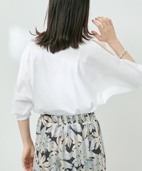 VERMEIL par iena（ヴェルメイユパーイエナ）の「ショールスリットカットソー（Tシャツ/カットソー・レディース・ホワイト/ブラック/チャコールグレー・FREE）」の18枚目の写真