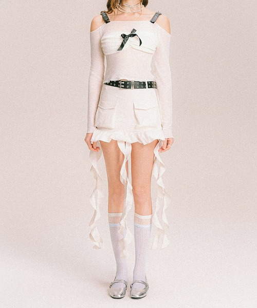 HOOK(フック)の「【HOOK】for girls サスペンダーデザイン×フロントリボントップス(Tシャツ/カットソー・レディース・ホワイト/ブラック・MEDIUM/LARGE)」の4枚目の写真