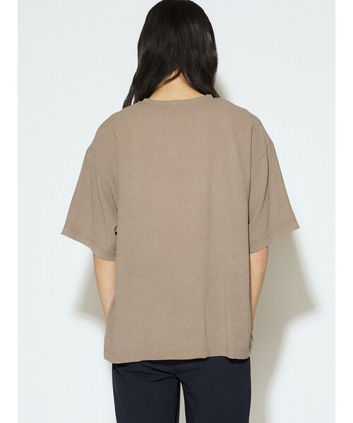 MIDIUMISOLID(ミディウミソリッド)の「MIDIUMISOLID Men’s ハーフスリーブシアーベーシックプルオーバー(Tシャツ/カットソー・メンズ・ベージュ/ブラック・48)」の8枚目の写真