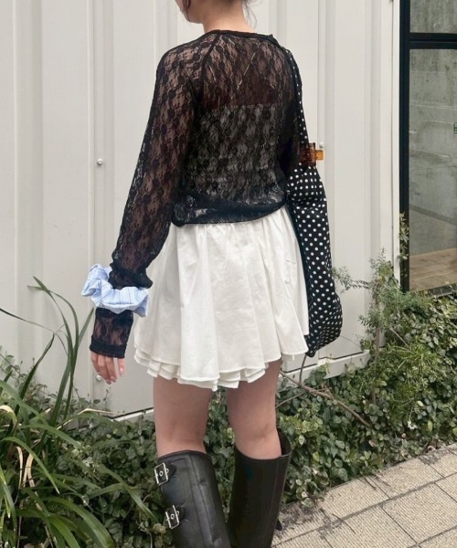 nemne store(ネンネストア)の「ギャザーレースシアートップス(シャツ/ブラウス・レディース・サックスブルー/オフホワイト/ブラック系・SMALL/MEDIUM)」の7枚目の写真