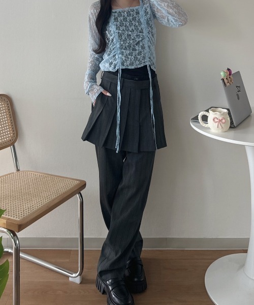 nemne store(ネンネストア)の「ギャザーレースシアートップス(シャツ/ブラウス・レディース・サックスブルー/オフホワイト/ブラック系・SMALL/MEDIUM)」の8枚目の写真