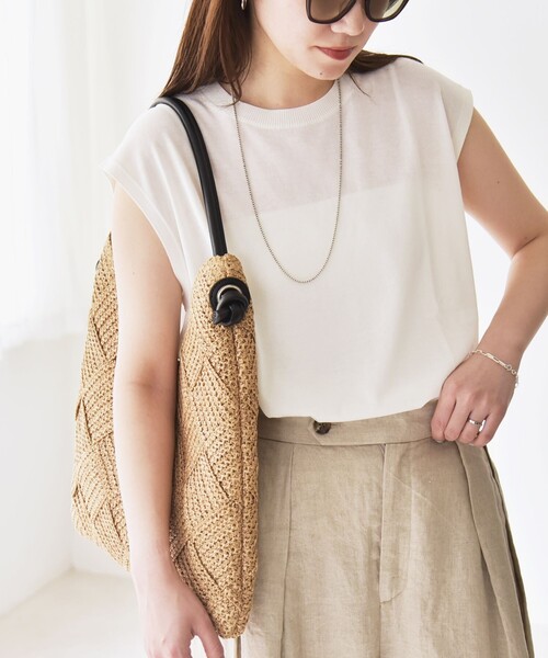 quaranciel(カランシエル)の「quaranciel:〈接触冷感/手洗い可能〉フレンチスリーブ ベーシック シアー ニット プルオーバー(ニット/セーター・レディース・ブラック/ホワイト/ブラウン・ONE SIZE)」の2枚目の写真