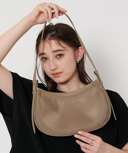 最終値下げ・COMFY ショルダーバッグ チェーンショルダーバッグ