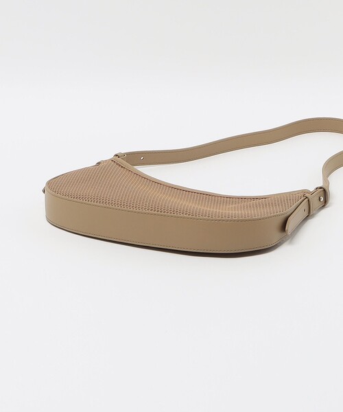 UNITED ARROWS(ユナイテッドアローズ)の「COMFY メッシュ ミニショルダーバッグ(ショルダーバッグ・レディース・ブラック/ベージュ・FREE)」の15枚目の写真