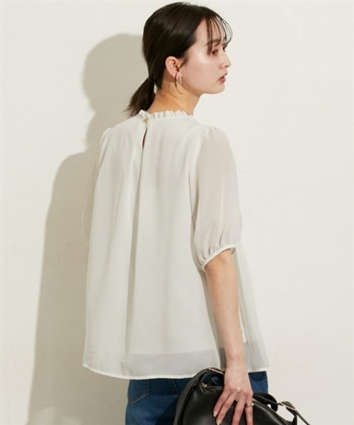 nissen（ニッセン）の「【ＵＶカット・防汚・花粉防止】プリーツフリル半袖ブラウス（シャツ/ブラウス・レディース・ネイビー/グレー/オフホワイト・M/L/LL）」の5枚目の写真