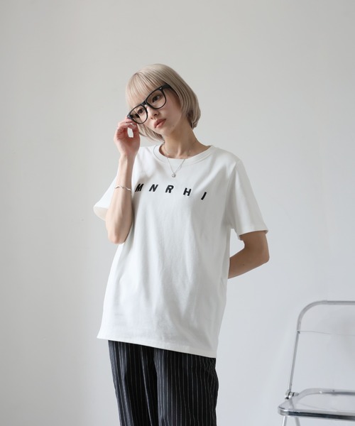 Girly Doll(ガーリードール)の「刺繍フロントロゴTシャツ(Tシャツ/カットソー・レディース・ブラック/ダークグレー/ホワイト・F)」の8枚目の写真