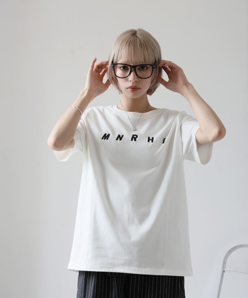 Girly Doll(ガーリードール)の「刺繍フロントロゴTシャツ(Tシャツ/カットソー・レディース・ブラック/ダークグレー/ホワイト・F)」の10枚目の写真
