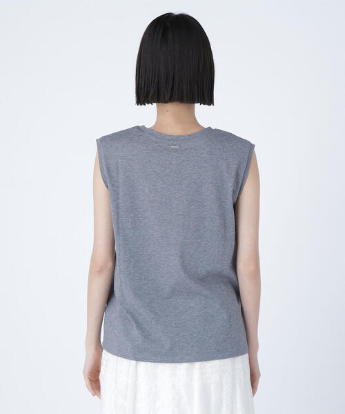 NATURAL BEAUTY BASIC(ナチュラルビューティーベーシック)の「◇【Oggi掲載】メタルプレートノースリーブカットソー(Tシャツ/カットソー・レディース・ブラック/チャコールグレー/オフホワイト/ダークブラウン・FREE)」の8枚目の写真