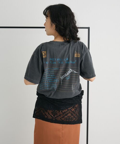 METALLICA（メタリカ）の「METALLICA TEE【ユニセックス】（Tシャツ/カットソー・レディース・チャコールグレー・FREE）」の5枚目の写真