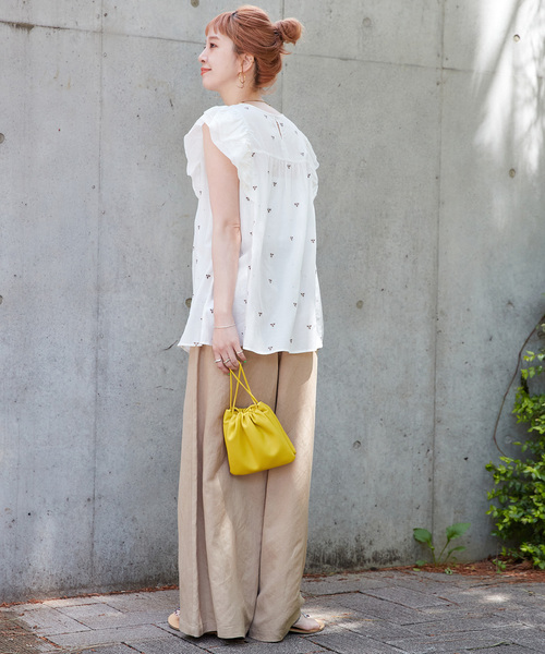 B.C STOCK(ベーセーストック)の「手洗い可 / フラワー刺繍フリルブラウス(シャツ/ブラウス・レディース・ネイビー/ホワイト/ブラウン・FREE)」の5枚目の写真