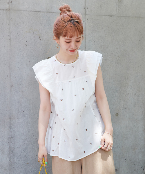 B.C STOCK(ベーセーストック)の「手洗い可 / フラワー刺繍フリルブラウス(シャツ/ブラウス・レディース・ネイビー/ホワイト/ブラウン・FREE)」の7枚目の写真