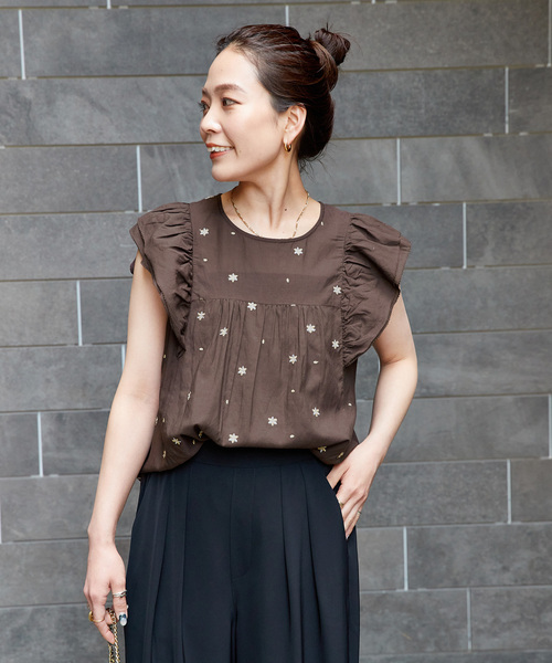 B.C STOCK(ベーセーストック)の「手洗い可 / フラワー刺繍フリルブラウス(シャツ/ブラウス・レディース・ネイビー/ホワイト/ブラウン・FREE)」の15枚目の写真