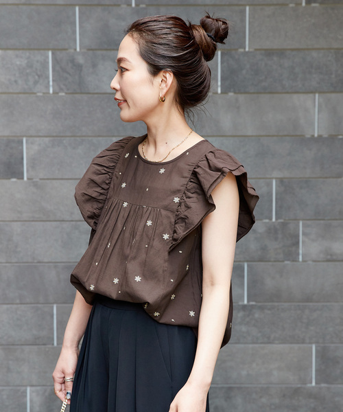 B.C STOCK(ベーセーストック)の「手洗い可 / フラワー刺繍フリルブラウス(シャツ/ブラウス・レディース・ネイビー/ホワイト/ブラウン・FREE)」の16枚目の写真