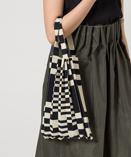 トートバッグ PLEATSMAMA KNIT PLEATS Grid TOTE BAG BKS475 PLEATSMAMA: Sustainable Knit Pleats Bag
