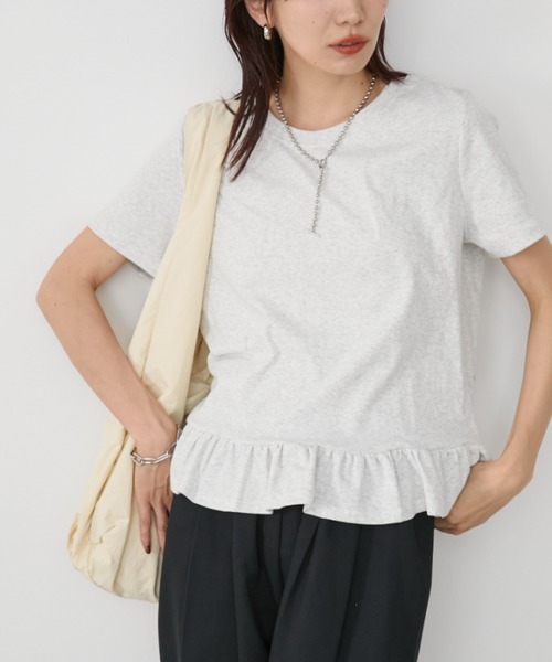 Auntie Rosa Holiday(アンティローザホリデー)の「裾フリルプルオーバー(Tシャツ/カットソー・レディース・グレー/ブラック/ホワイト・FREE)」の3枚目の写真