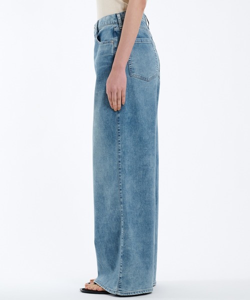 PUBLIC TOKYO(パブリックトウキョウ)の「PUBLICDENIM COOL WIDE(デニムパンツ・レディース・ライトグレー/ライトブルー・2/3/1)」の12枚目の写真