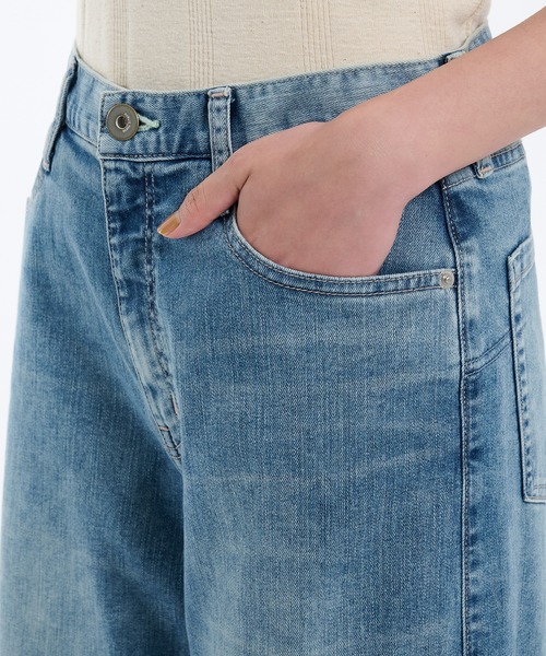 PUBLIC TOKYO(パブリックトウキョウ)の「PUBLICDENIM COOL WIDE(デニムパンツ・レディース・ライトグレー/ライトブルー・2/3/1)」の19枚目の写真