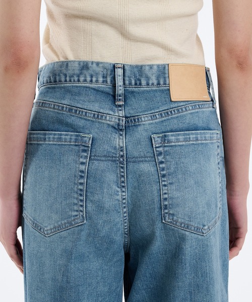 PUBLIC TOKYO(パブリックトウキョウ)の「PUBLICDENIM COOL WIDE(デニムパンツ・レディース・ライトグレー/ライトブルー・2/3/1)」の18枚目の写真