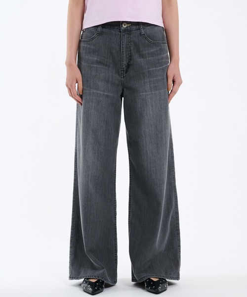 PUBLIC TOKYO(パブリックトウキョウ)の「PUBLICDENIM COOL WIDE(デニムパンツ・レディース・ライトグレー/ライトブルー・2/3/1)」の14枚目の写真