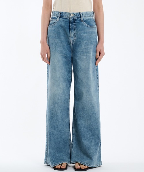 PUBLIC TOKYO(パブリックトウキョウ)の「PUBLICDENIM COOL WIDE(デニムパンツ・レディース・ライトグレー/ライトブルー・2/3/1)」の11枚目の写真