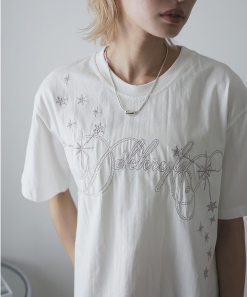 Ulysses（ユリシス）の「エンブロイダリーロゴデザインＴシャツ（Tシャツ/カットソー・レディース・ホワイト・L/M）」の4枚目の写真