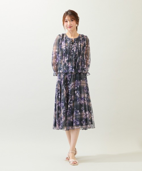 Rose Tiara(ローズティアラ)の「【人気デザイン】【手洗いOK】【セットアップ対応】バルーンヘムブラウス(シャツ/ブラウス・レディース・ワインレッド/ネイビー・38/42/46)」の13枚目の写真