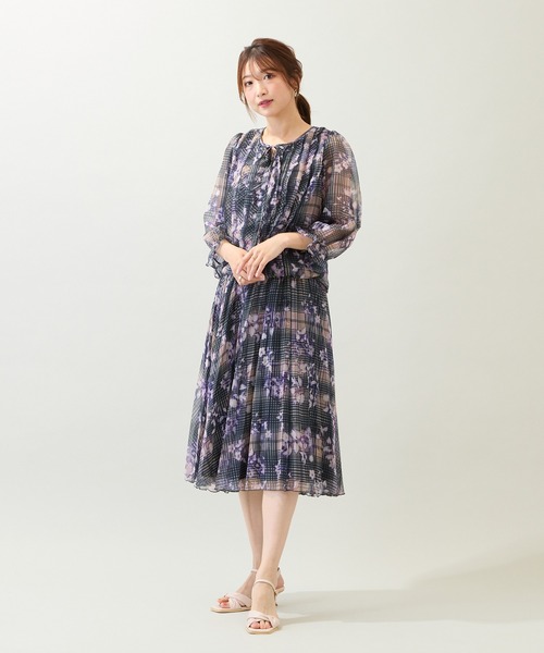 Rose Tiara(ローズティアラ)の「【人気デザイン】【手洗いOK】【セットアップ対応】バルーンヘムブラウス(シャツ/ブラウス・レディース・ワインレッド/ネイビー・38/42/46)」の12枚目の写真