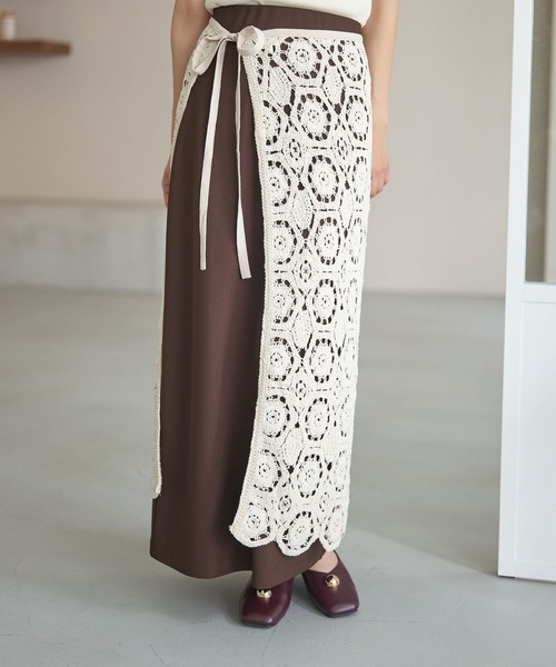 mysty woman(ミスティウーマン)の「クロシェラップオーバースカート 577947(スカート・レディース・ホワイト系その他/オフホワイト・FREE)」の1枚目の写真