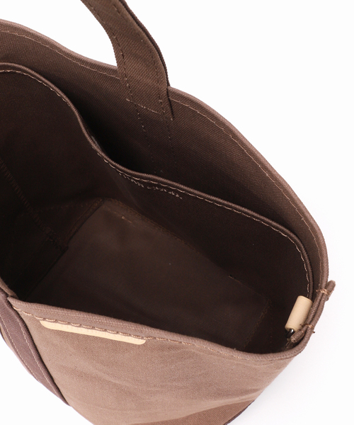 FRAMeWORK(フレームワーク)の「BETTER THAN GOOD ONE HANDLE TOTE BAG(トートバッグ・レディース・キャメル/スミクロ・FREE)」の22枚目の写真