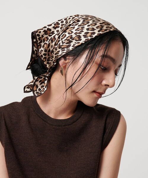 BEAUTY&YOUTH UNITED ARROWS（ビューティーアンドユースユナイテッドアローズ）の「シルク レオパード スカーフ（バンダナ/スカーフ・レディース・ブラック/ブラウン系・FREE）」の5枚目の写真