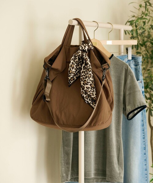 BEAUTY&YOUTH UNITED ARROWS（ビューティーアンドユースユナイテッドアローズ）の「シルク レオパード スカーフ（バンダナ/スカーフ・レディース・ブラック/ブラウン系・FREE）」の7枚目の写真