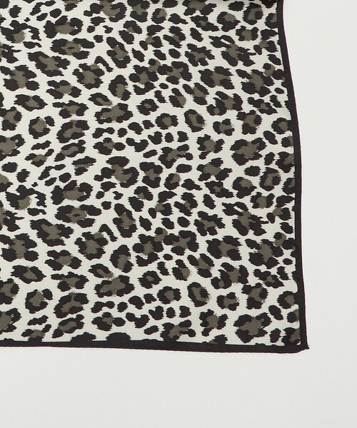 BEAUTY&YOUTH UNITED ARROWS（ビューティーアンドユースユナイテッドアローズ）の「シルク レオパード スカーフ（バンダナ/スカーフ・レディース・ブラック/ブラウン系・FREE）」の13枚目の写真