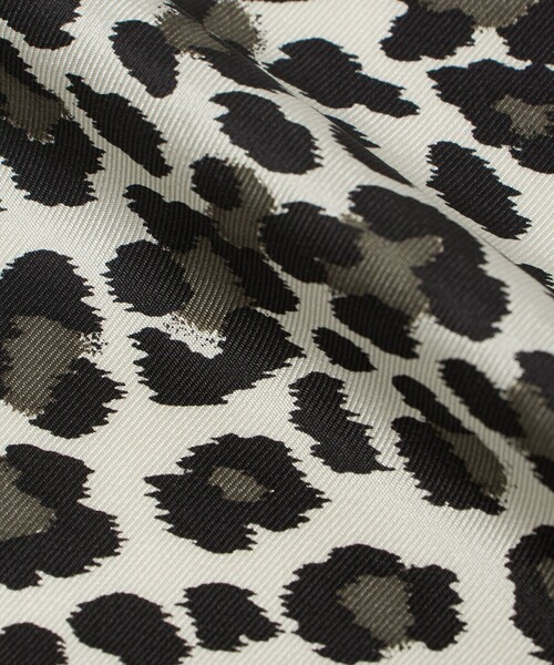BEAUTY&YOUTH UNITED ARROWS（ビューティーアンドユースユナイテッドアローズ）の「シルク レオパード スカーフ（バンダナ/スカーフ・レディース・ブラック/ブラウン系・FREE）」の14枚目の写真
