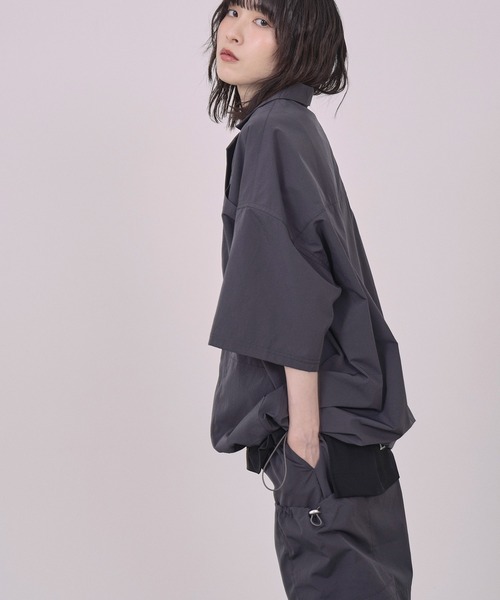 Nora Lily(ノラリリー)の「【Nora Lily】Drawcord Cubist S/S Pullover(シャツ/ブラウス・メンズ・ダークグレー/カーキ/アイボリー/パープル・FREE)」の21枚目の写真