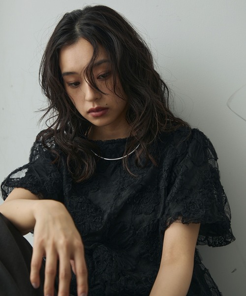 Lunea（ルネア）の「フラワーチュールレーストップス（シャツ/ブラウス・レディース・ブラック/ホワイト・FREE）」の6枚目の写真